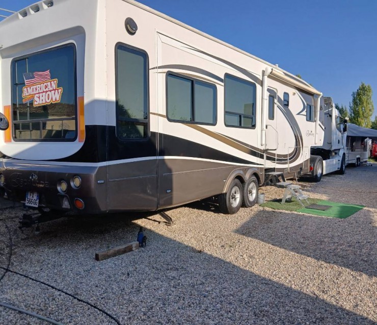 VEDETTE SEMI AMERICAINE