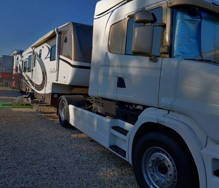 VEDETTE SEMI AMERICAINE